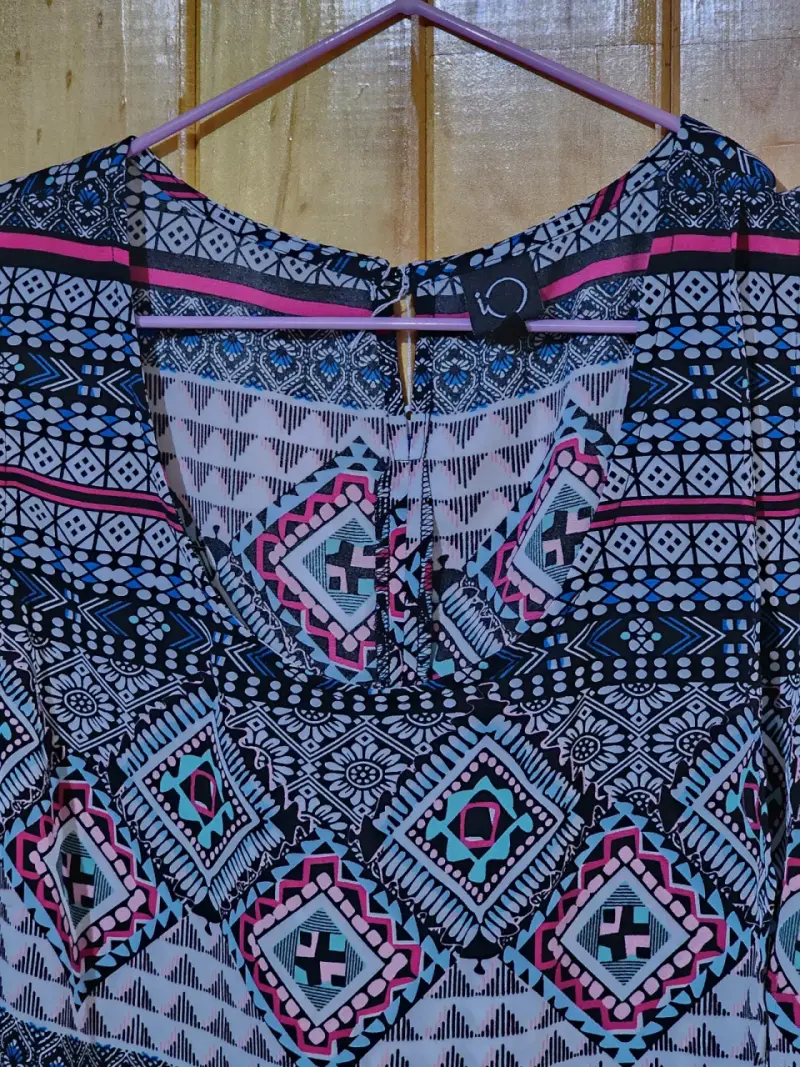 Blusa sin mangas con estampado tribal - 4
