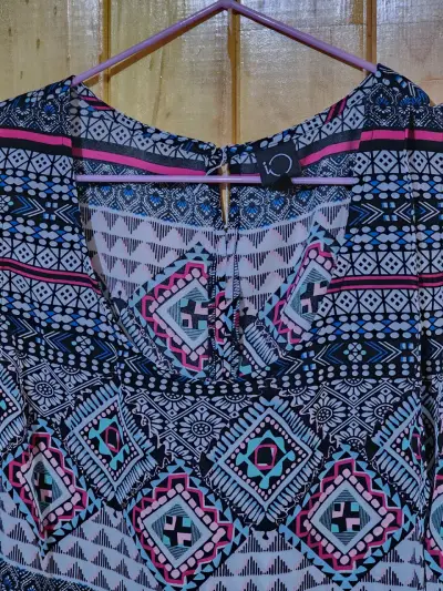 Blusa sin mangas con estampado tribal - miniatura 4