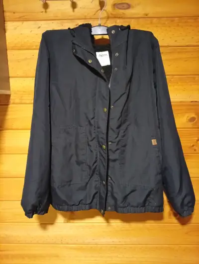 Chaqueta negra con capucha - miniatura 1