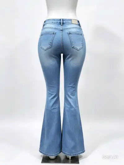 Jeans acampanados desgastados - miniatura 2