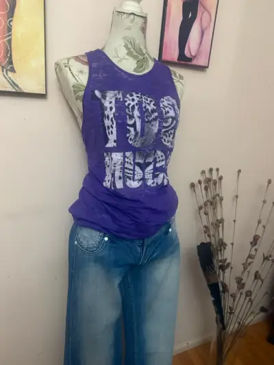 Conjunto blusa negra y pantalón floral - miniatura 6