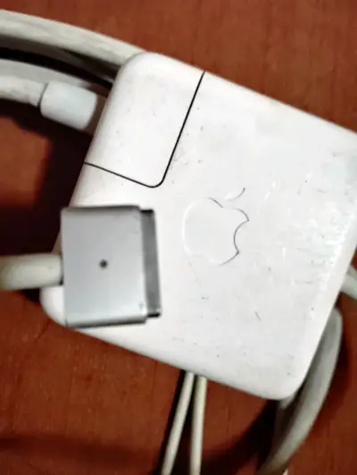 Cargador Apple MagSafe usado - miniatura 1