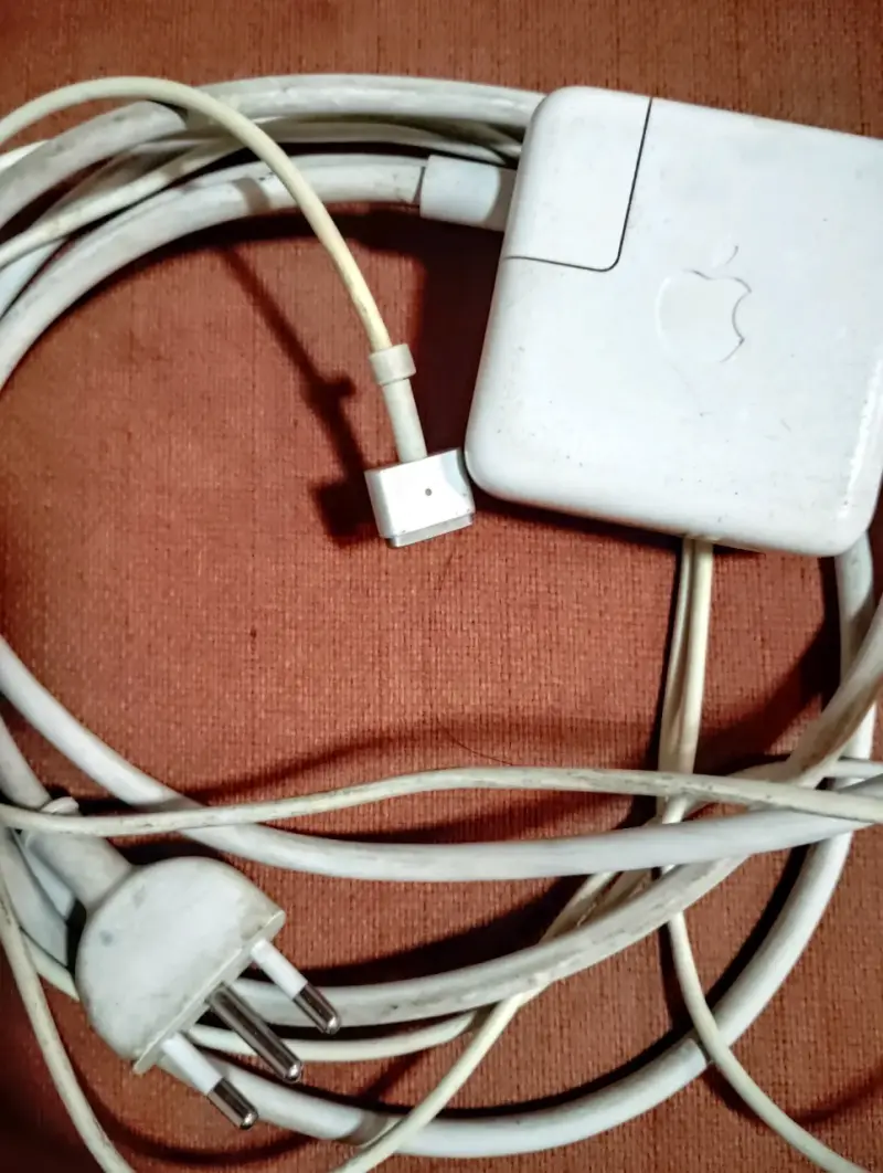 Cargador Apple MagSafe usado - 2