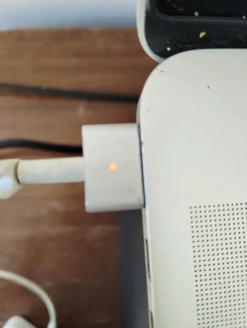 Cargador Apple MagSafe usado - 3