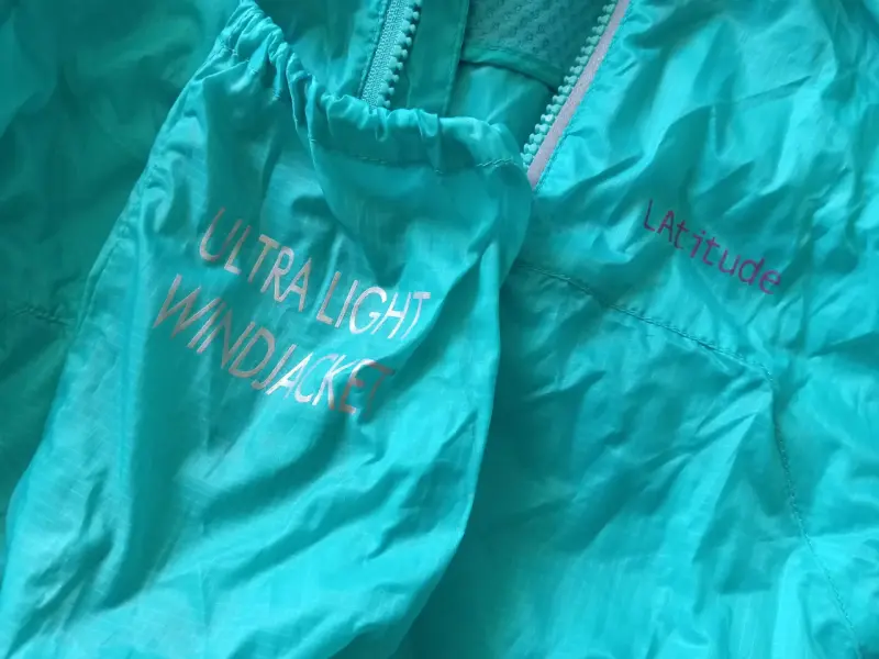 Chaqueta y cortaviento - 6