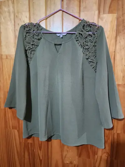 Blusa verde con encaje- ASH - miniatura 1