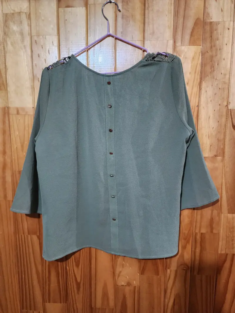 Blusa verde con encaje- ASH - 5