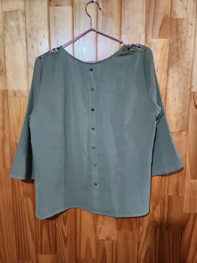 Blusa verde con encaje- ASH - miniatura 5