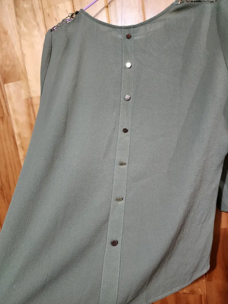 Blusa verde con encaje- ASH - 6