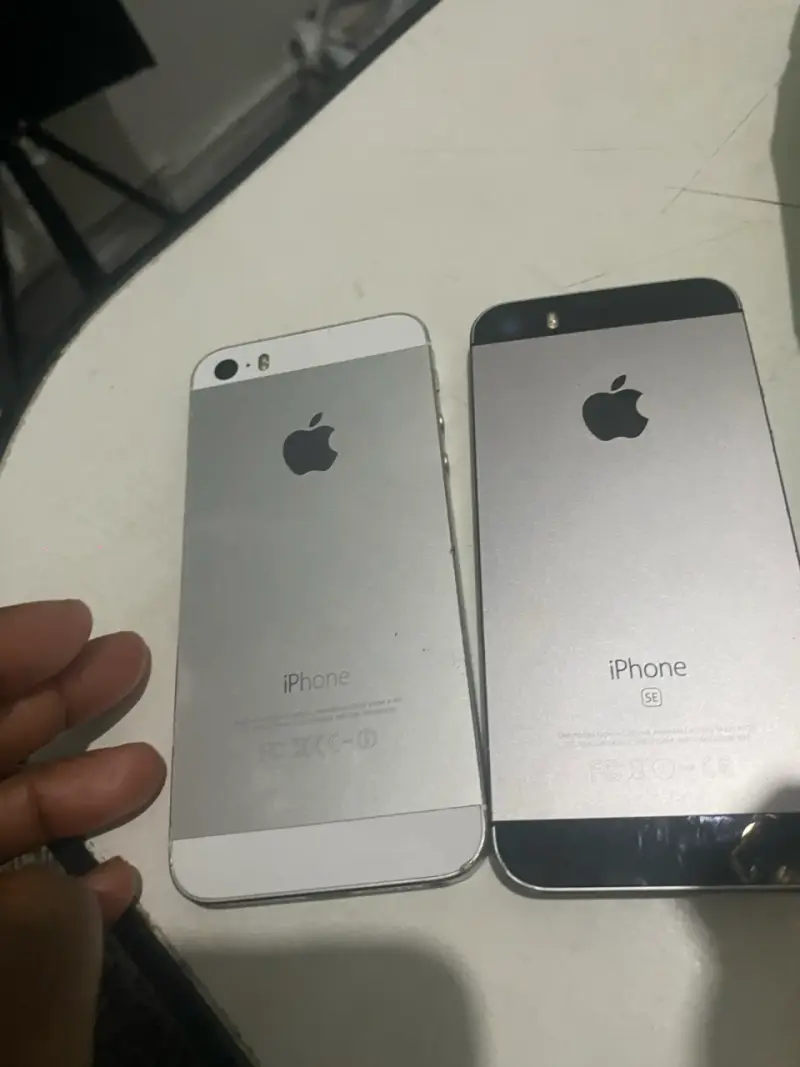 iPhones SE usados - 1