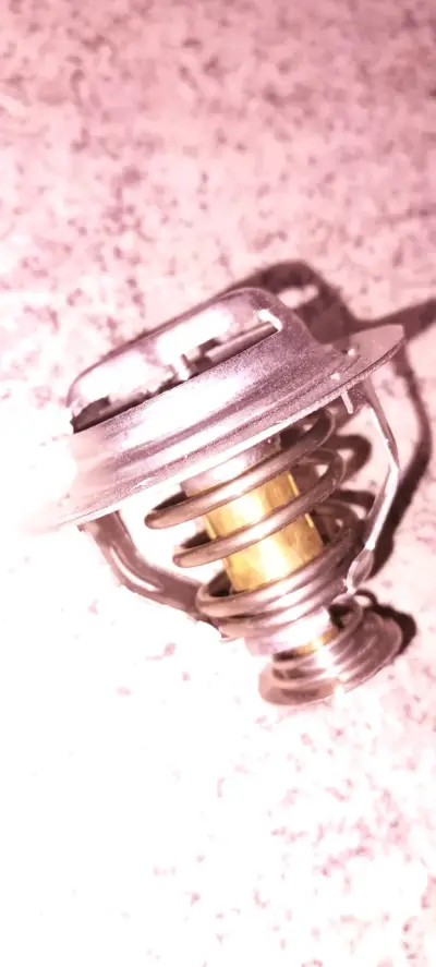 Termostato para motor de auto - miniatura 1
