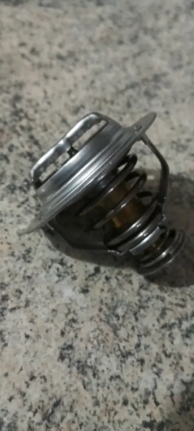 Termostato para motor de auto - miniatura 3