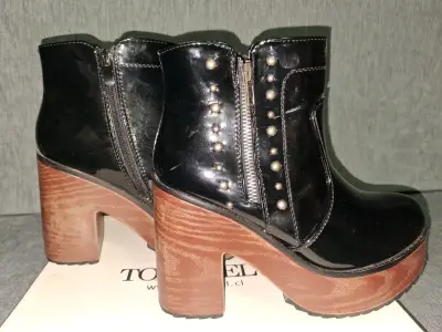 Botines negros charol con tachas - miniatura 3