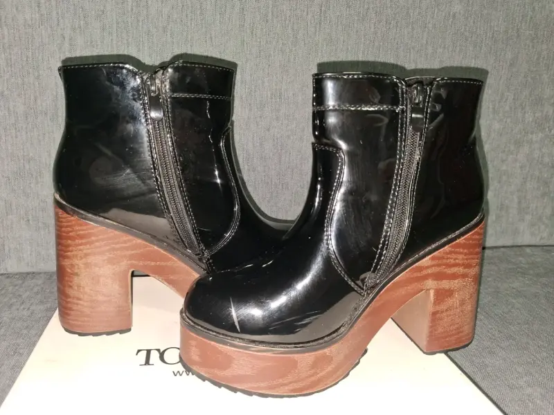 Botines negros charol con tachas - 4
