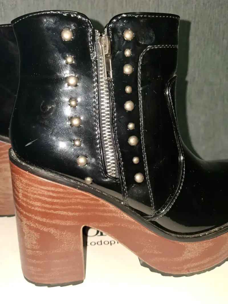 Botines negros charol con tachas - 6