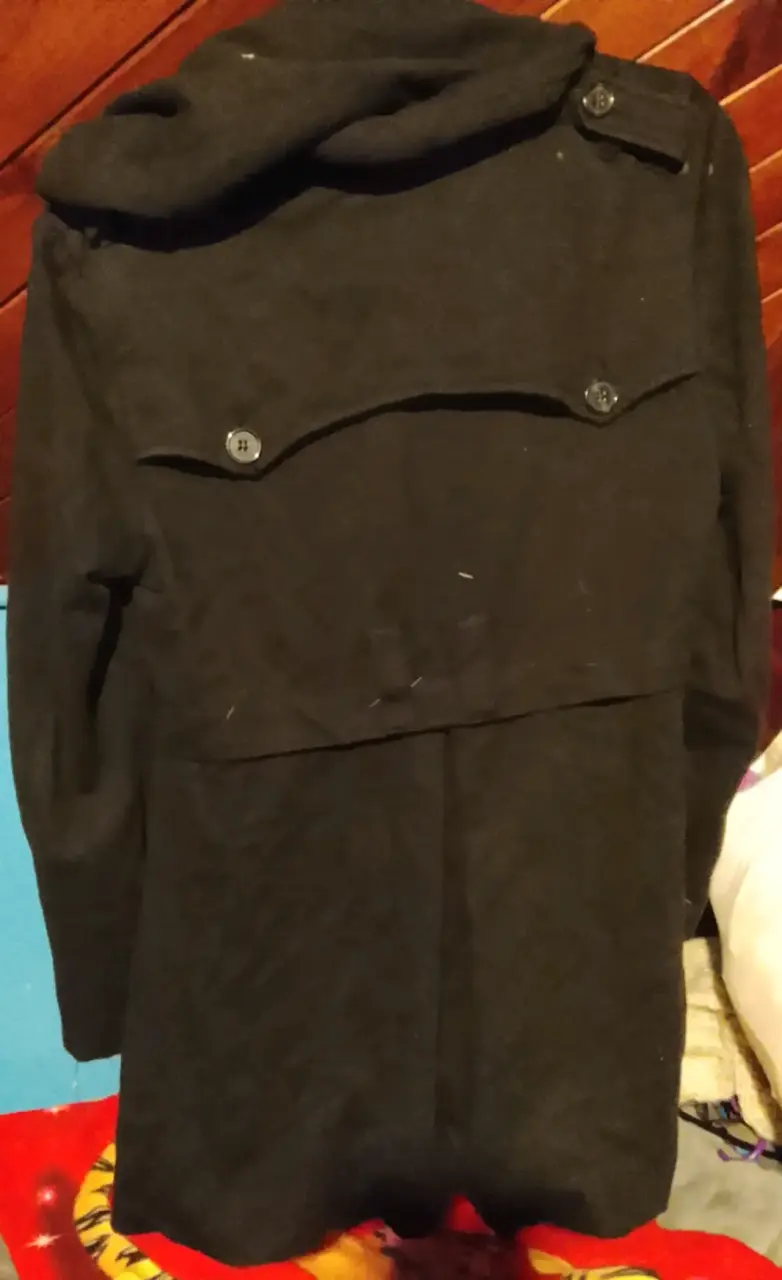 Abrigo negro con capucha - 2