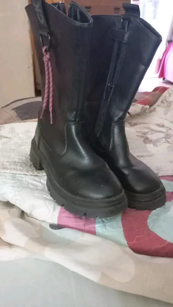 Botas negras de cuero con cierre - 2