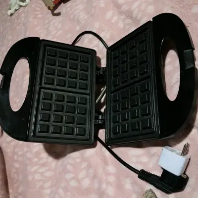 Wafflera eléctrica doble negra - miniatura 1