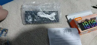 Reloj electrónico de escritorio Lelong - miniatura 3