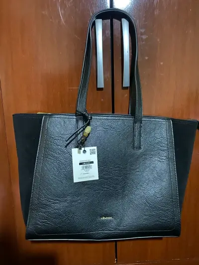Bolso negro Lounge con etiquetanuevo - miniatura 1