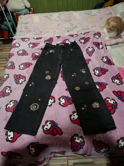 Jeans negros bordados - miniatura 1