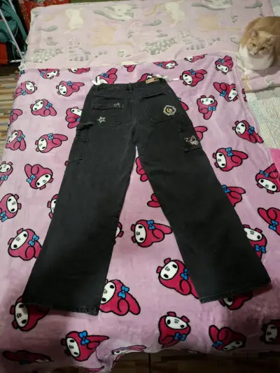 Jeans negros bordados - miniatura 2