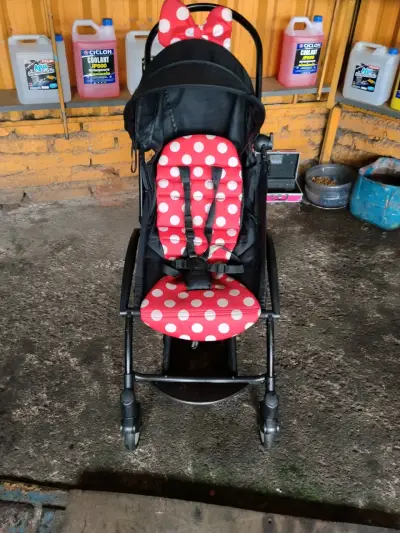 Coche de bebé diseño Minnie - miniatura 1
