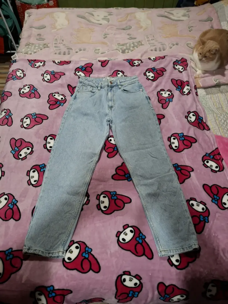 Jeans ZARA celestes clásicos - 1