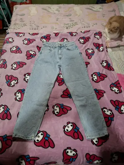 Jeans ZARA celestes clásicos - miniatura 1