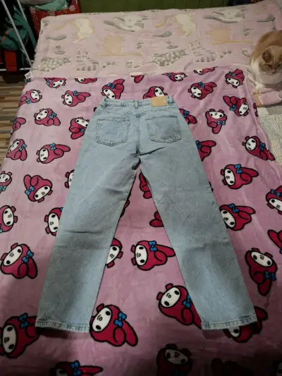 Jeans ZARA celestes clásicos - miniatura 2