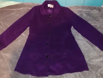 Abrigo morado botones grandes - miniatura 1