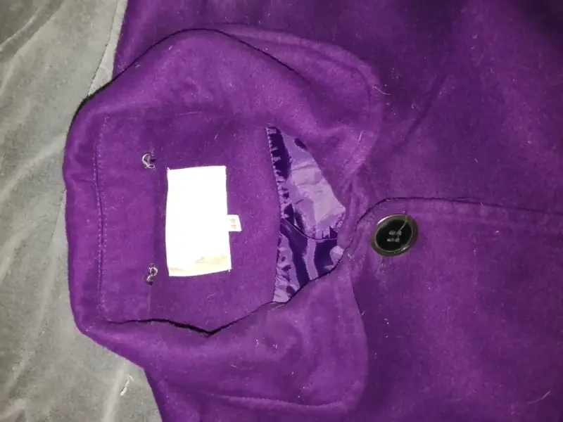 Abrigo morado botones grandes - 4