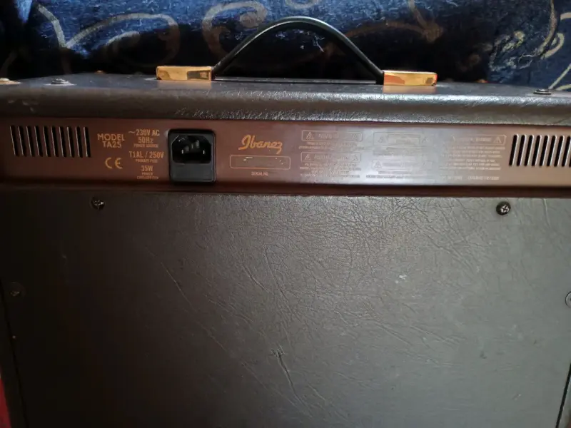 Amplificador Ibanez Troubadour 25W - 3