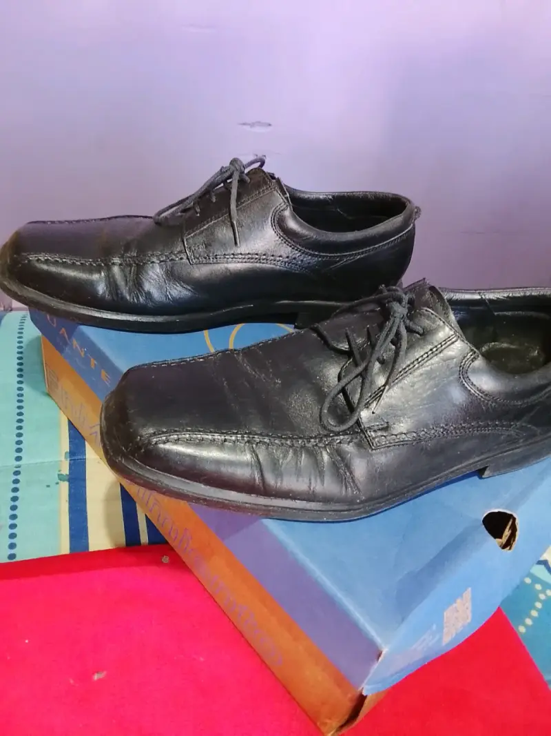 Zapatos de vestir negros usados - 2