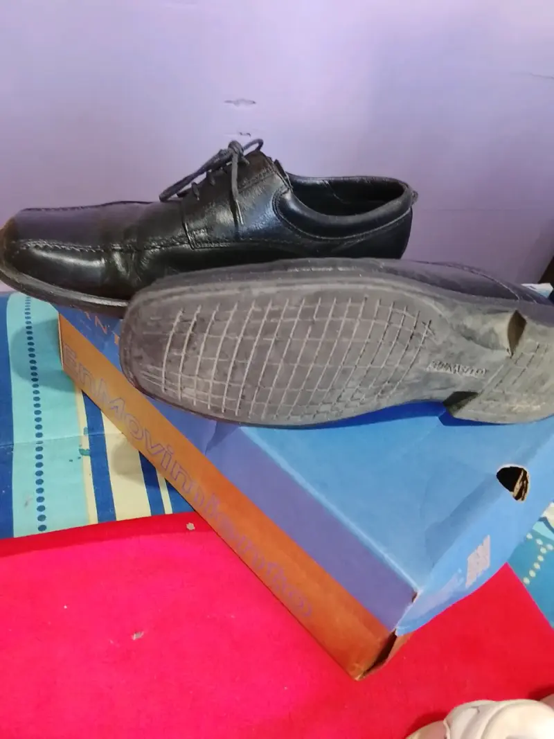 Zapatos de vestir negros usados - 3