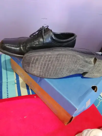 Zapatos de vestir negros usados - miniatura 3