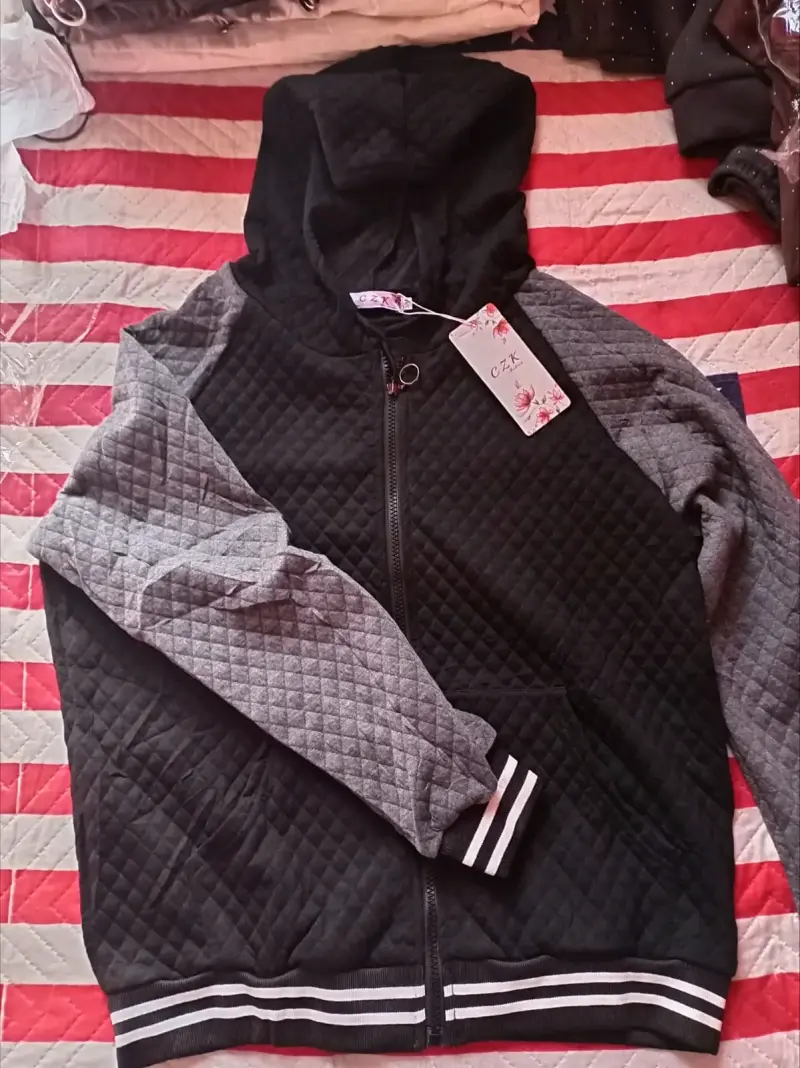 Polerón con capucha negro y gris - 1