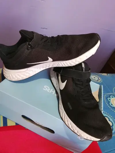 Zapatillas deportivas Nike negras - miniatura 2