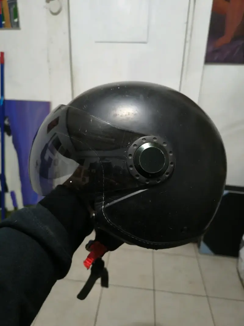 Casco negro glossy - 2