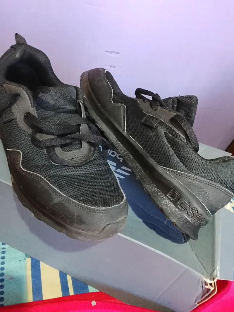 Zapatillas negras deportivas - 2
