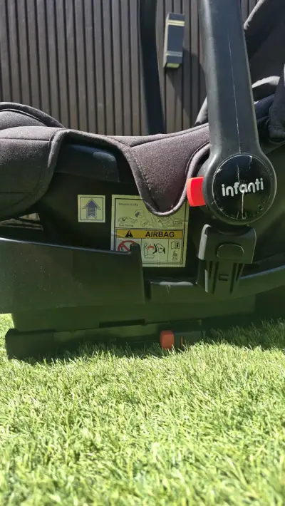 Coche de bebé Infanti negro - miniatura 5