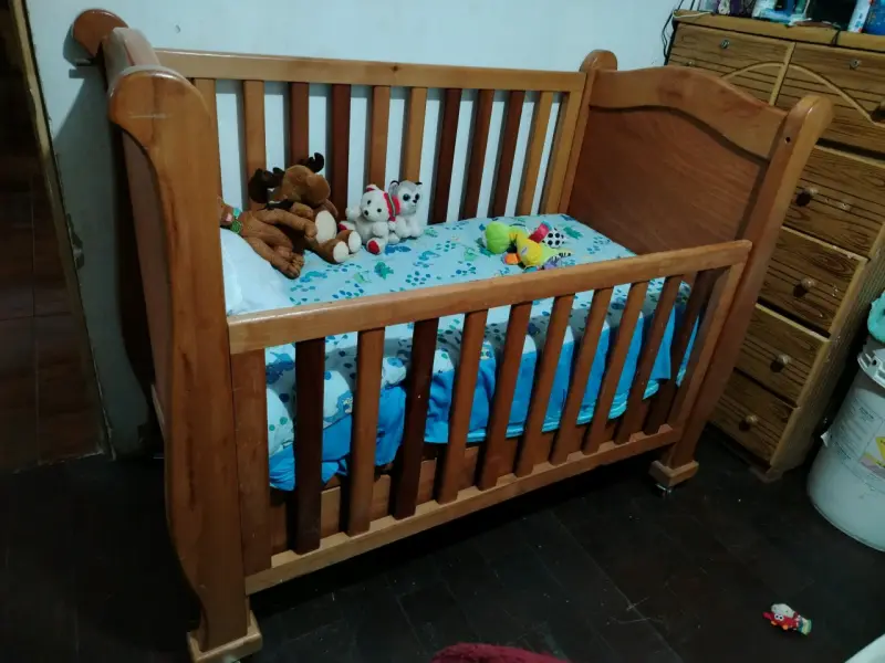 Cuna de madera tipo cuja para bebé - 1