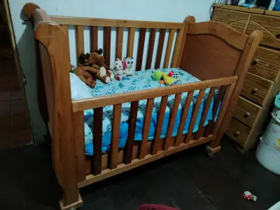 Cuna de madera tipo cuja para bebé - miniatura 1