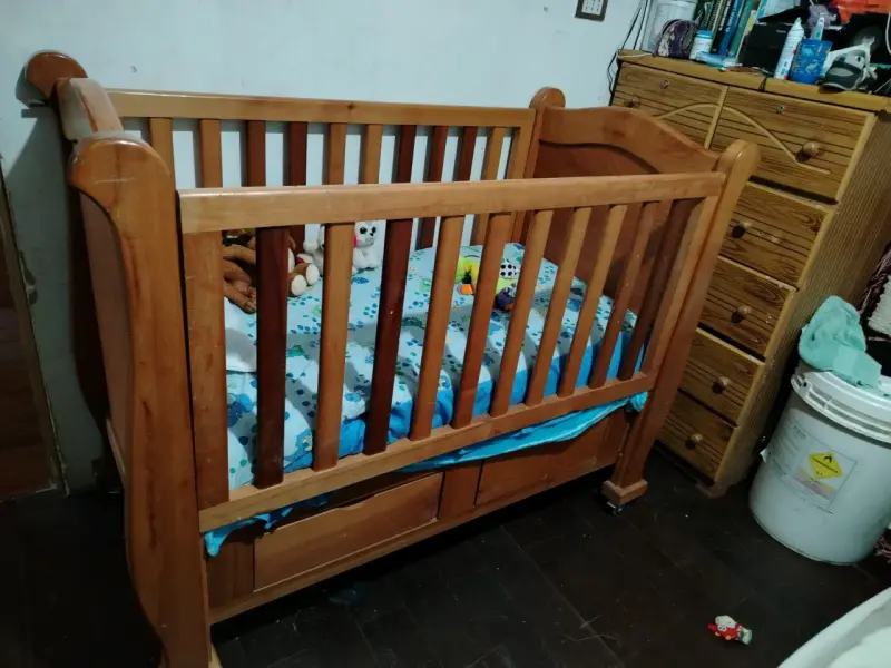 Cuna de madera tipo cuja para bebé - 2