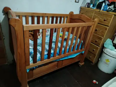 Cuna de madera tipo cuja para bebé - miniatura 2