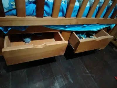 Cuna de madera tipo cuja para bebé - miniatura 3