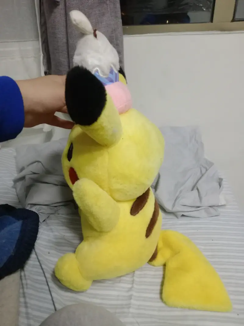 Peluche grande de Pikachu - 3