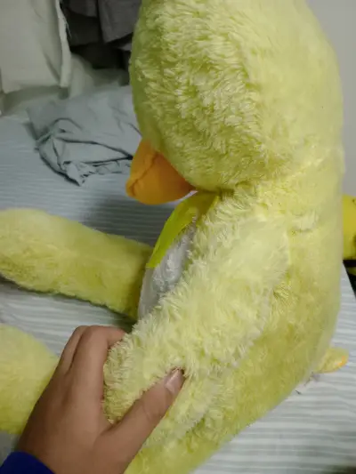 Peluche grande pato amarillo - miniatura 3