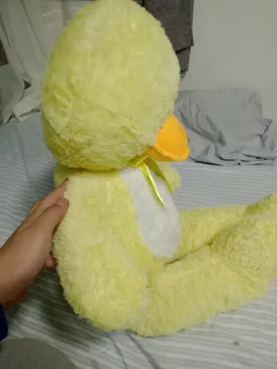 Peluche grande pato amarillo - miniatura 4
