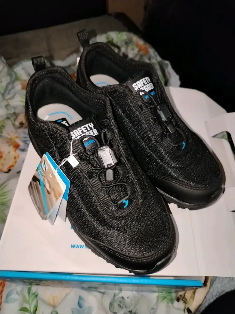 Zapatillas negras clínica antideslizantes - 2